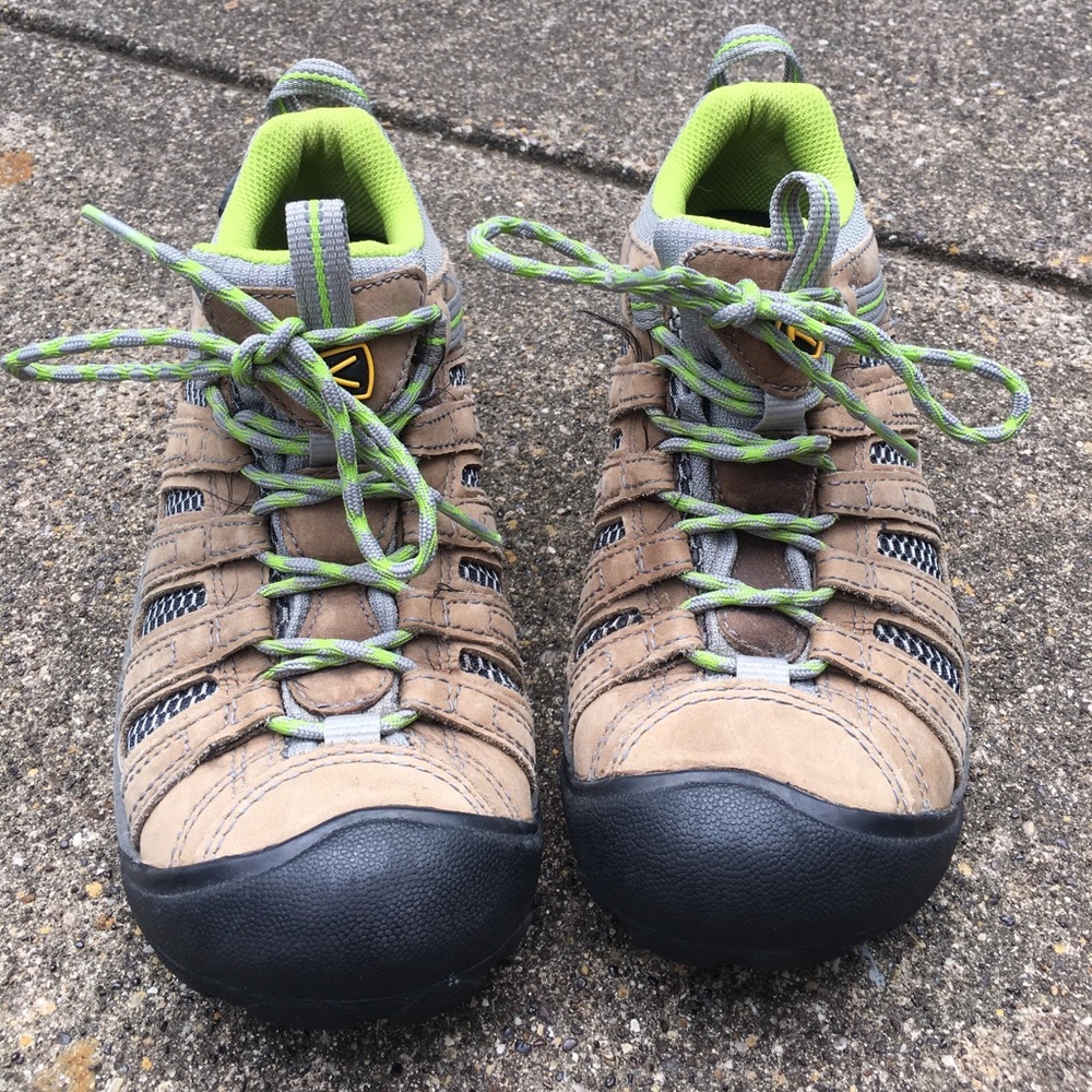 Keens hiking shoes/boots